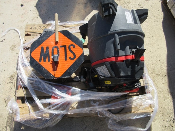 lot-of-shop-vacuum,-drill-&-misc-items-image-3