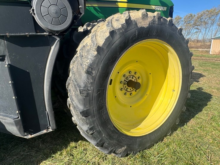 2004-john-deere-9220-image-22