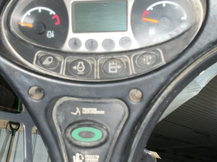 2018-bobcat-t740-image-38