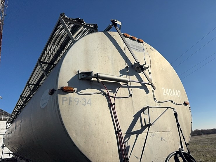 1997-pinson-aluminum-feed-delivery-trailer,-spring-suspension,-8-compartments,-*1p9ab3821vp255492*-image-22