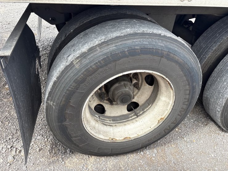 2009-utility-4000d-x-image-6