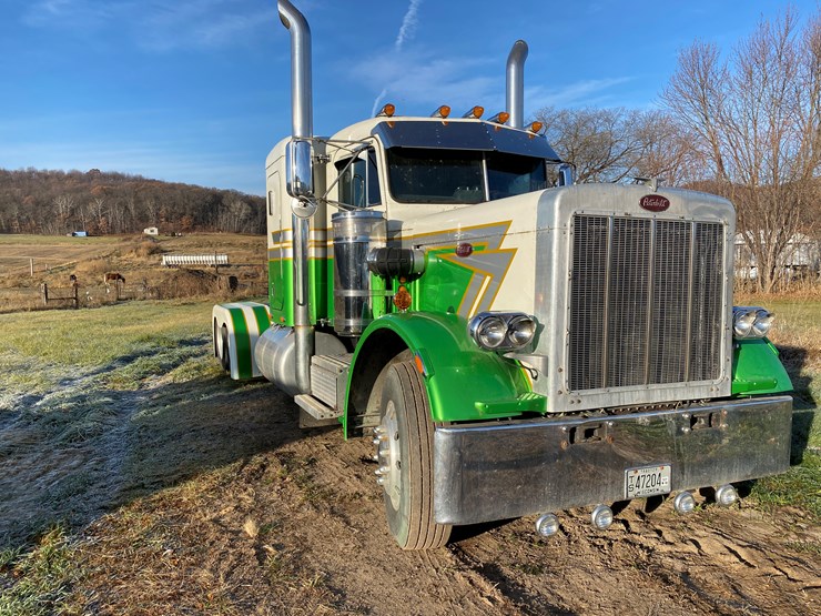 #1010-•-1984-peterbilt-sleeper-cab-semi-(has-wi-title)-(colfax,-wi)-image-4