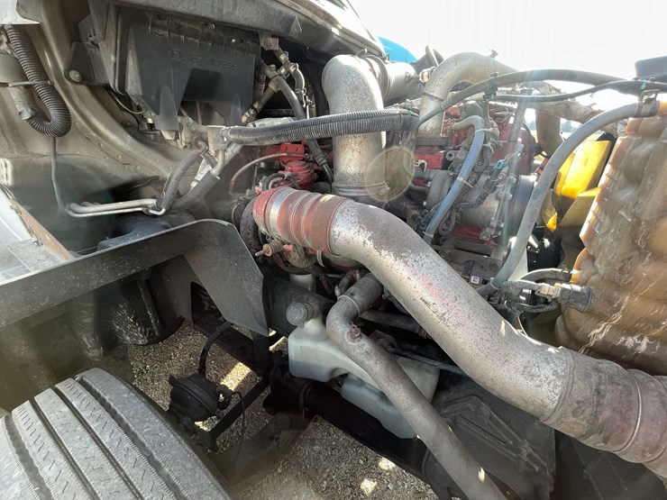 #200-•-2016-international-semi-tractor-(title-in-delay)-(denmark,-wi)-image-75