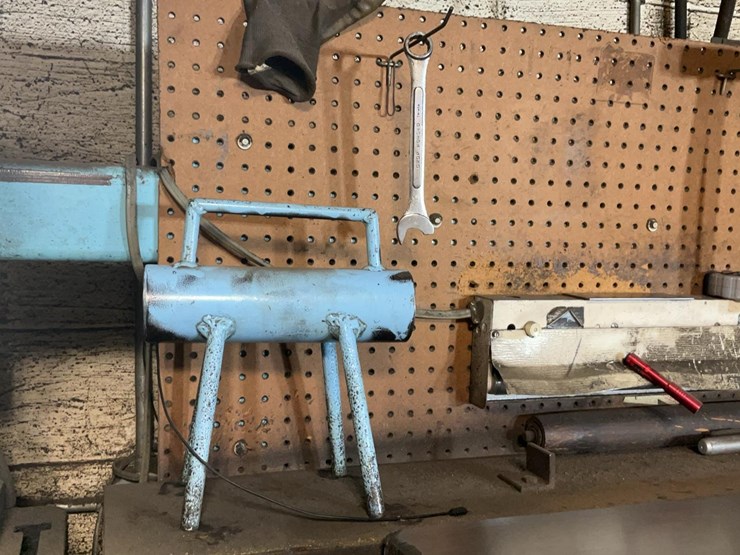 #180-•-armstrong-leveling-bench-and-roller-image-19