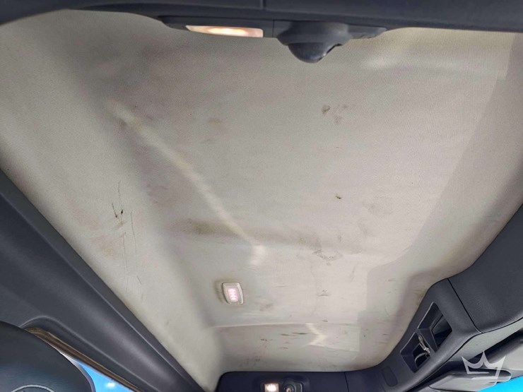 2015-peterbilt-567-image-33