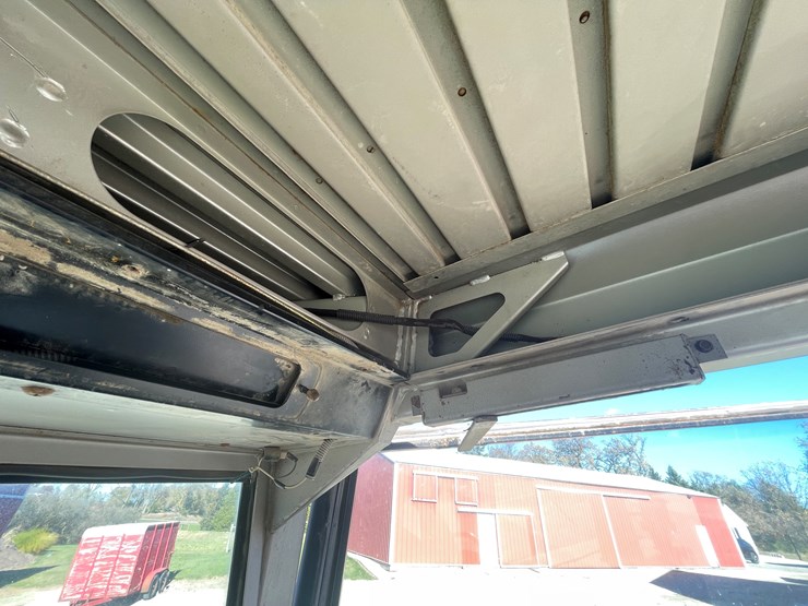 massey-ferguson-2705-image-58