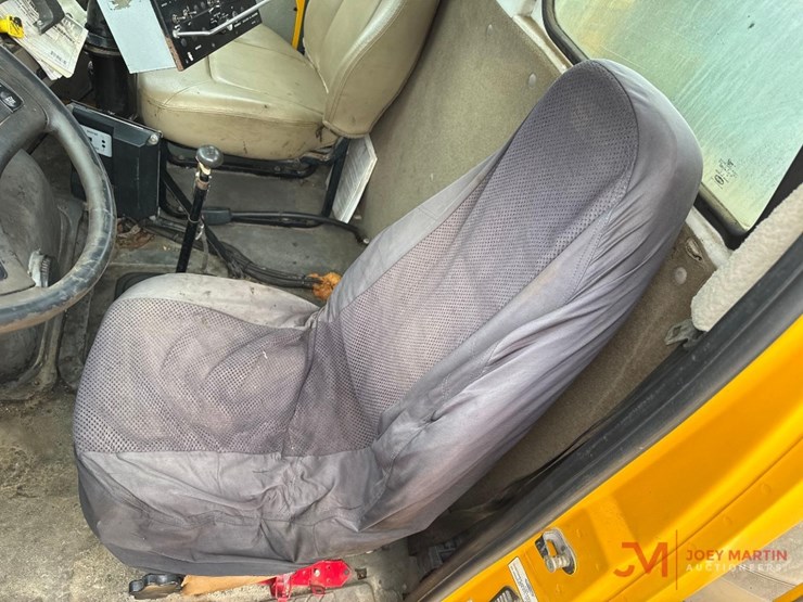 2008-sterling-l7500-image-32