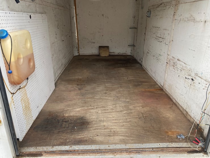 #314-•-2004-roadmaster-tandem-axle-enclosed-trailer-(helenville,-wi)-(has-wi-title)-image-8