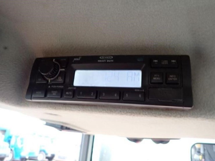 2017-kubota-b2650hsd-image-22