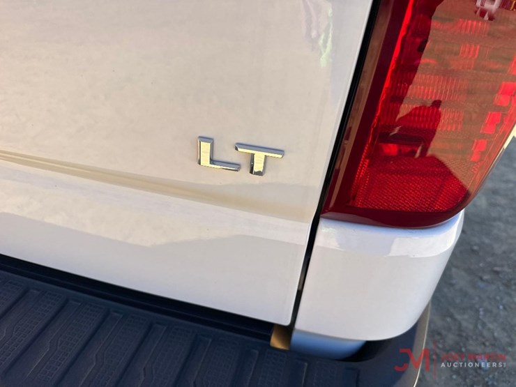 2022-chevrolet-silverado-1500-lt-image-16