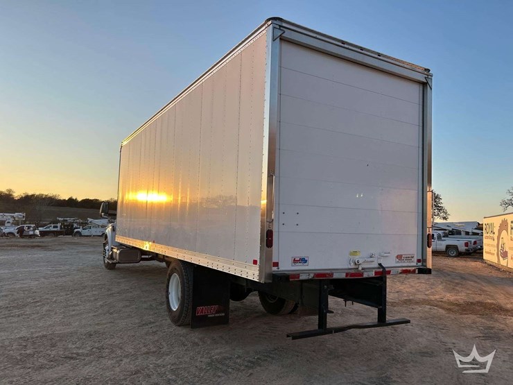 2024-ford-f750-image-3