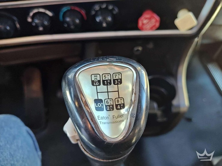 2011-kenworth-t800-image-7