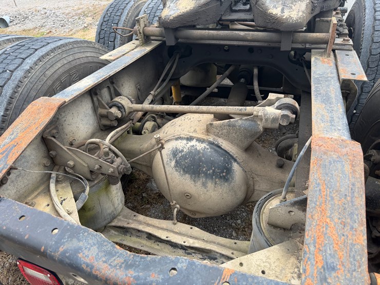 1995-international-8200-image-22