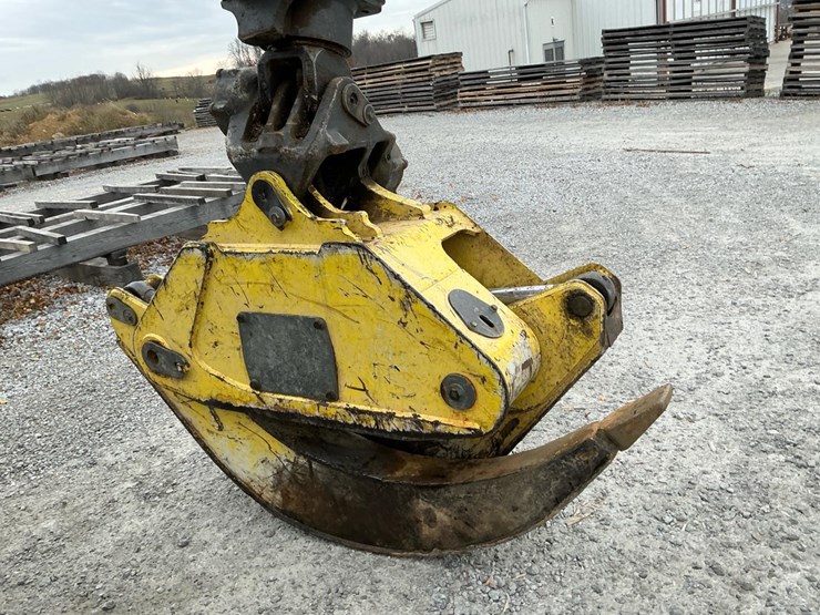 2016-deere-648l-image-53