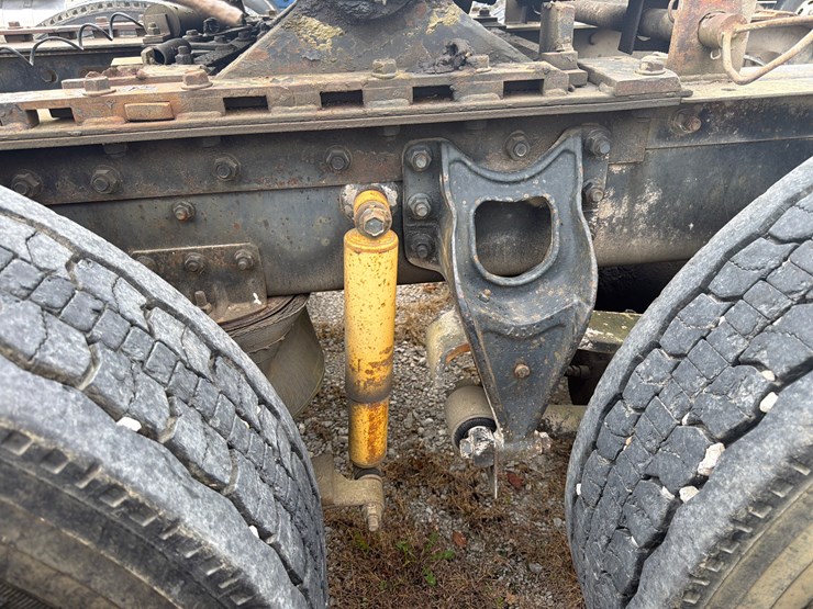 1995-international-8200-image-11