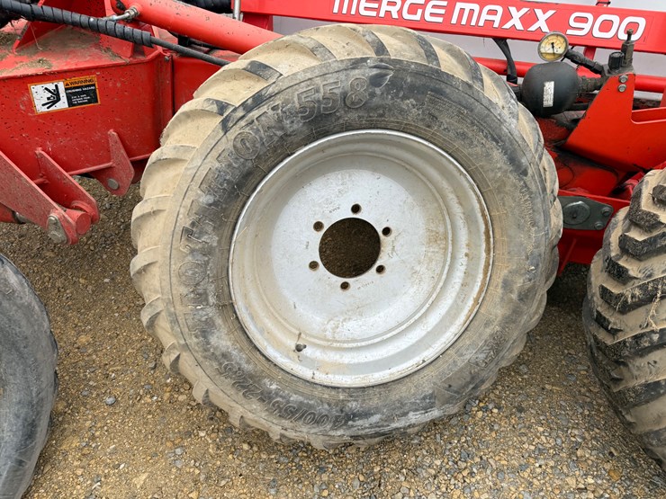 2011-kuhn-merge-maxx-900-image-33