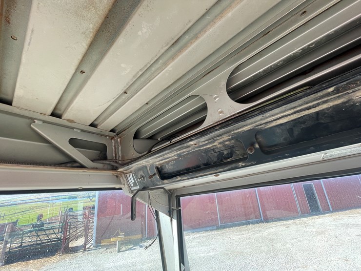 massey-ferguson-2705-image-57