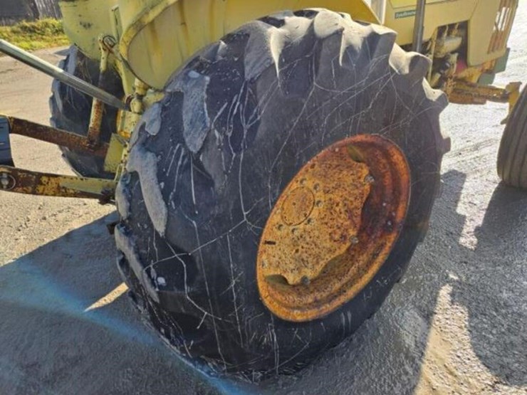 2000-john-deere-5205-image-11