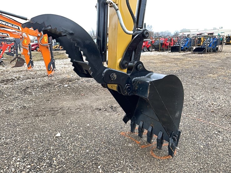 caterpillar-305.5e-image-12