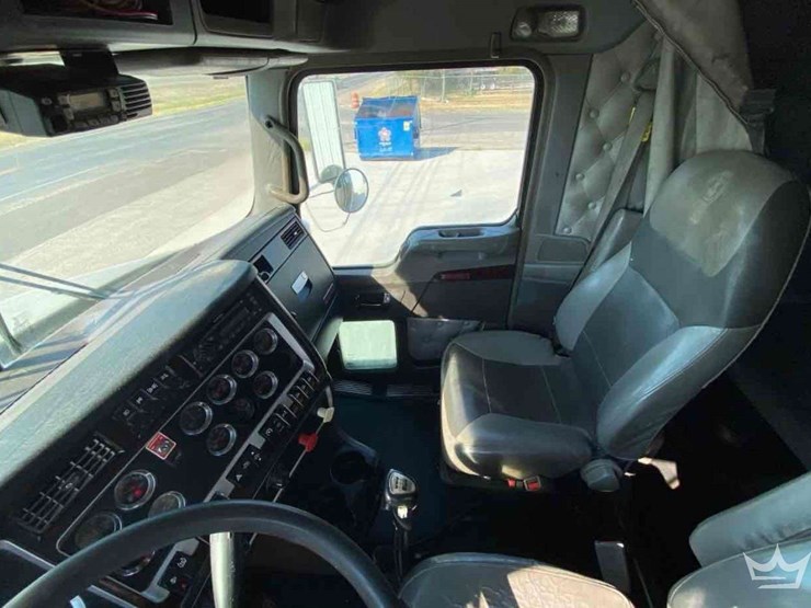 2012-kenworth-t800-image-6
