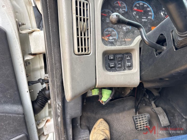 2015-international-4300-image-30