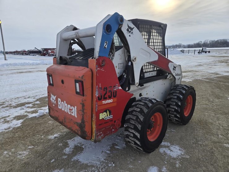 bobcat-s250-image-12