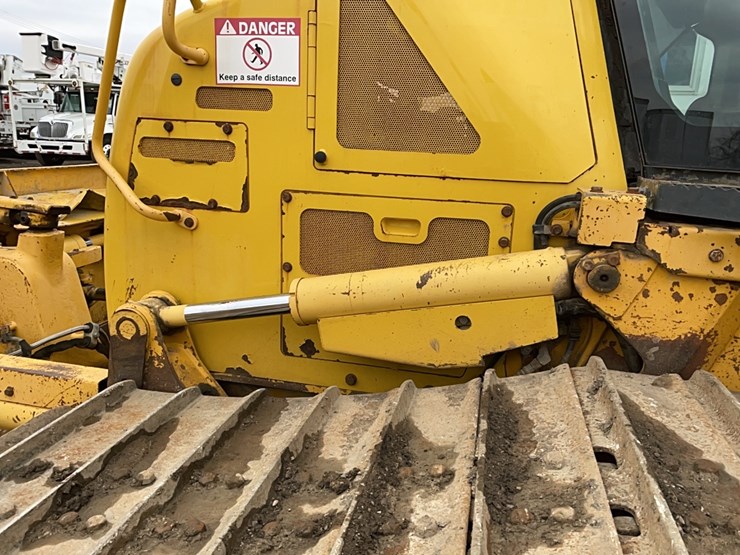 komatsu-d61pxi-24-image-8