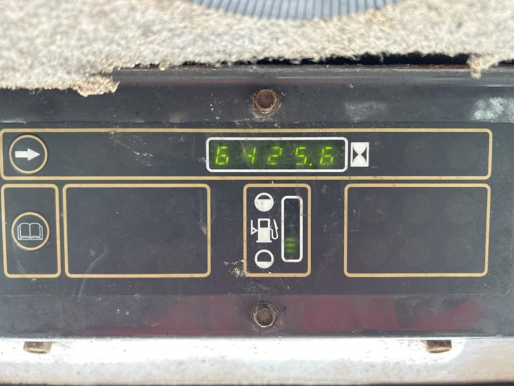 new-holland-ls180-image-41