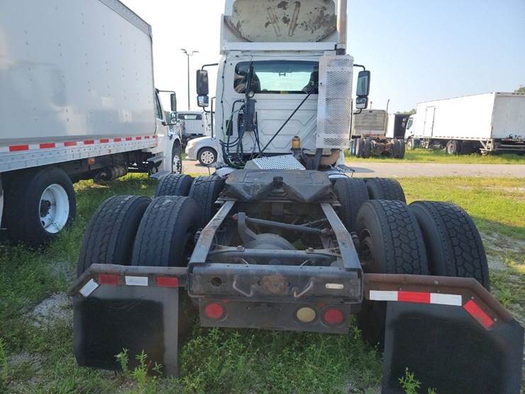 2009-international-8600-image-3