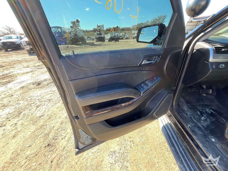 2016-chevrolet-tahoe-image-11