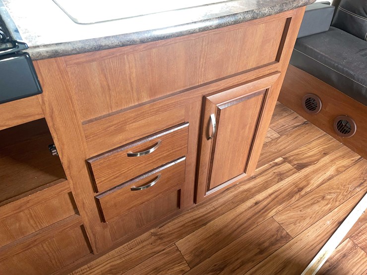 #1404-•-2015-salem-cruise-lite-camper-(no-title)-(of)-image-67