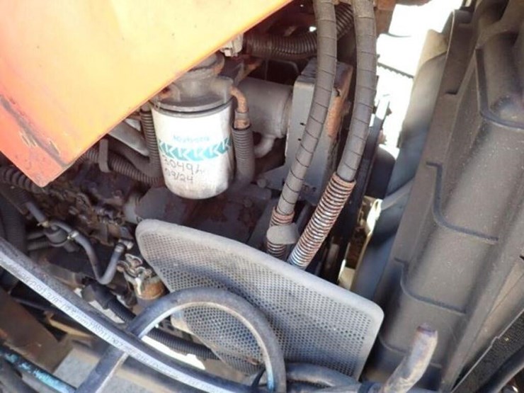 2008-kubota-m7040d-image-33