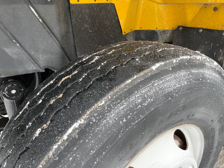 #234-•-2005-international-tri-axle-dump-truck-(has-wi-title)(mosinee,-wi)-image-37