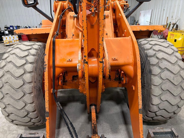 2015-doosan-dl250-3-image-3