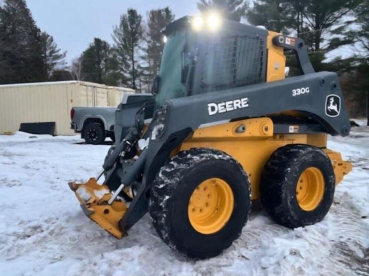 2020-deere-330g-image-1