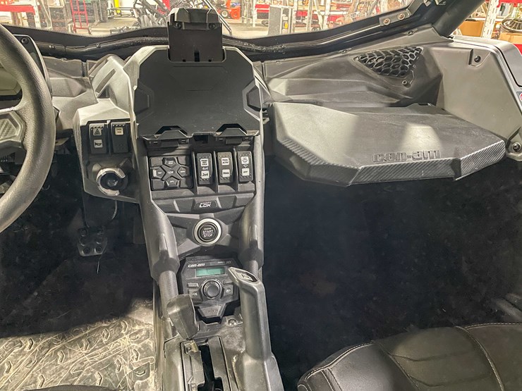 2023-can-am-maverick-x3-image-27