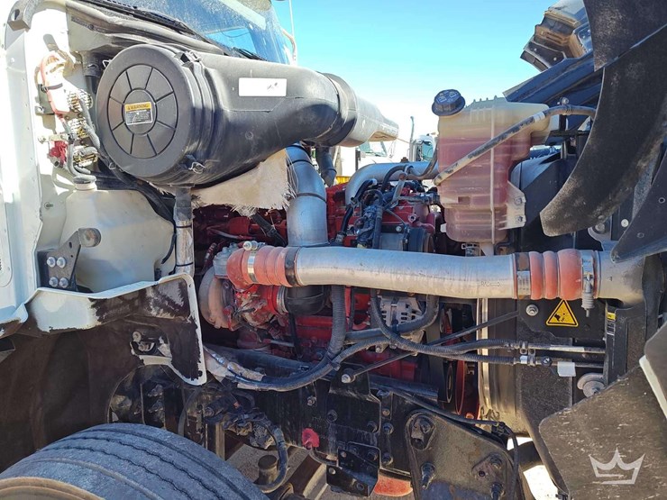 2019-international-hx620-image-11