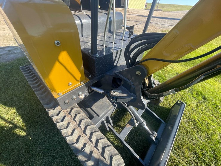 #412-•-2025-agt-industrial-mini-excavator-(cedar-grove,-wi)-image-33