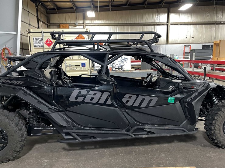 2023-can-am-maverick-x3-image-11