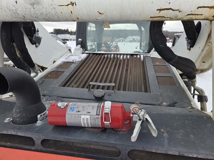 2017-bobcat-t750-image-21