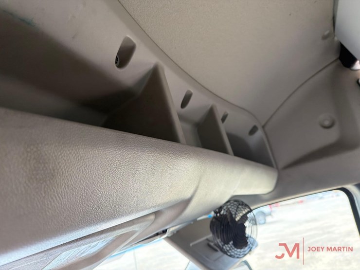 2013-nissan-nv3500hd-image-21