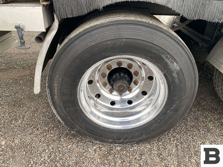 1995-wilson-48'-image-37