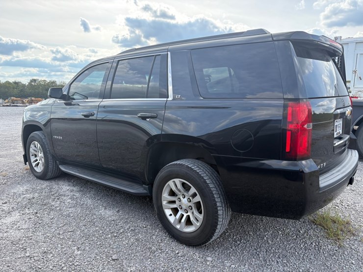 2018-chevrolet-tahoe-lt-image-6