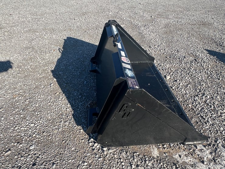 #29800-•-blue-diamond-44"-smooth-bucket-image-4