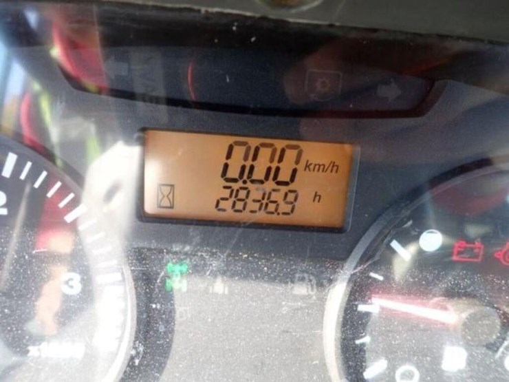 2011-kubota-m7040d-image-19