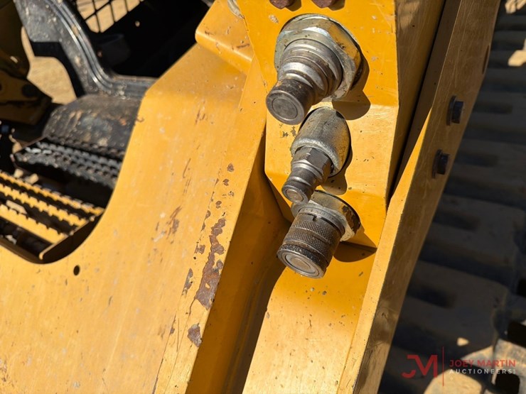 2017-caterpillar-299d2-image-8