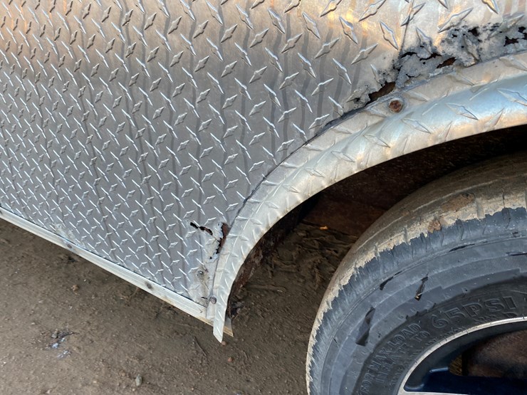 #322-•-2017-stealth-enclosed-trailer-(has-wi-title)(mosinee,-wi)-image-27