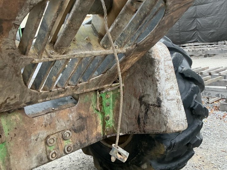 2016-deere-648l-image-48