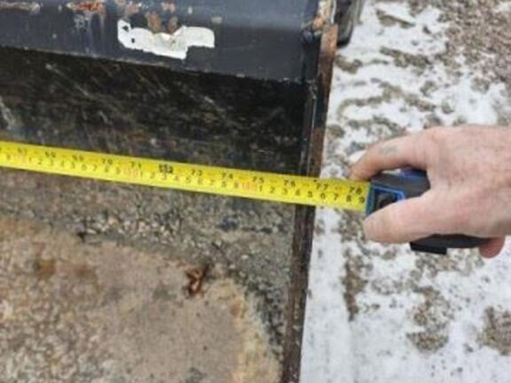 2020-deere-330g-image-20