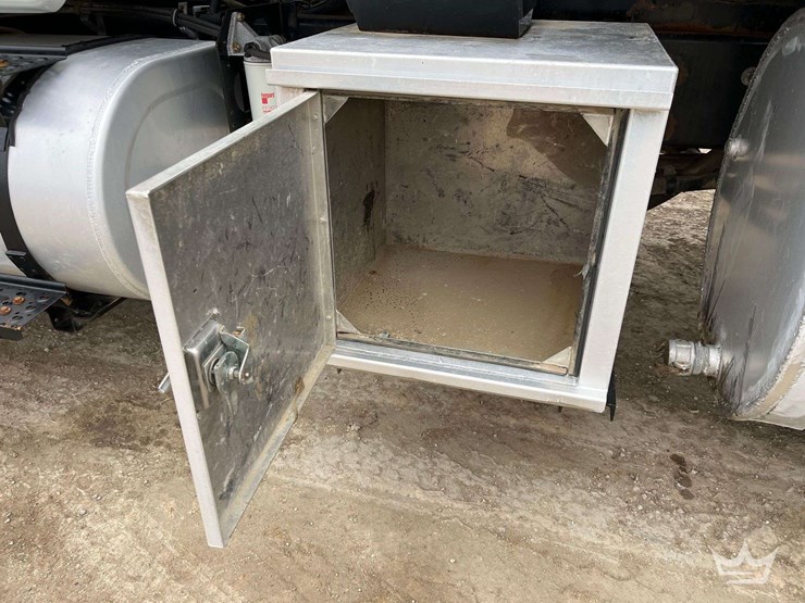 2010-international-7600-image-20